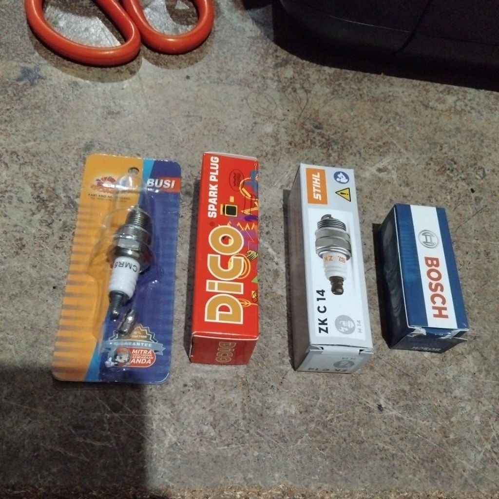 Busi 2 Tak / Busi 4 tak / Sprak Plug / Bougie / Busi Pengapian / Plug / Busi potong Rumput 2tak / Bu