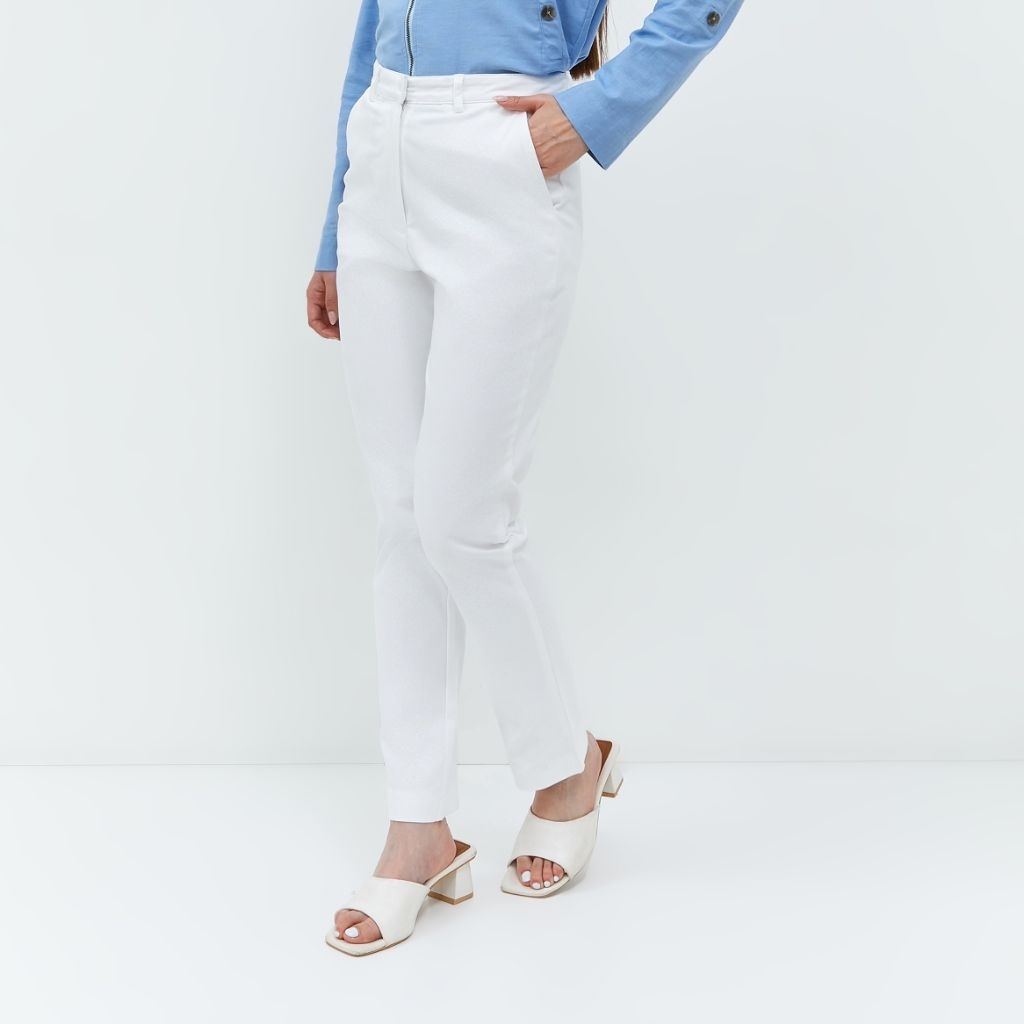 Celana Panjang Chinos Pants Wanita Putih Geela