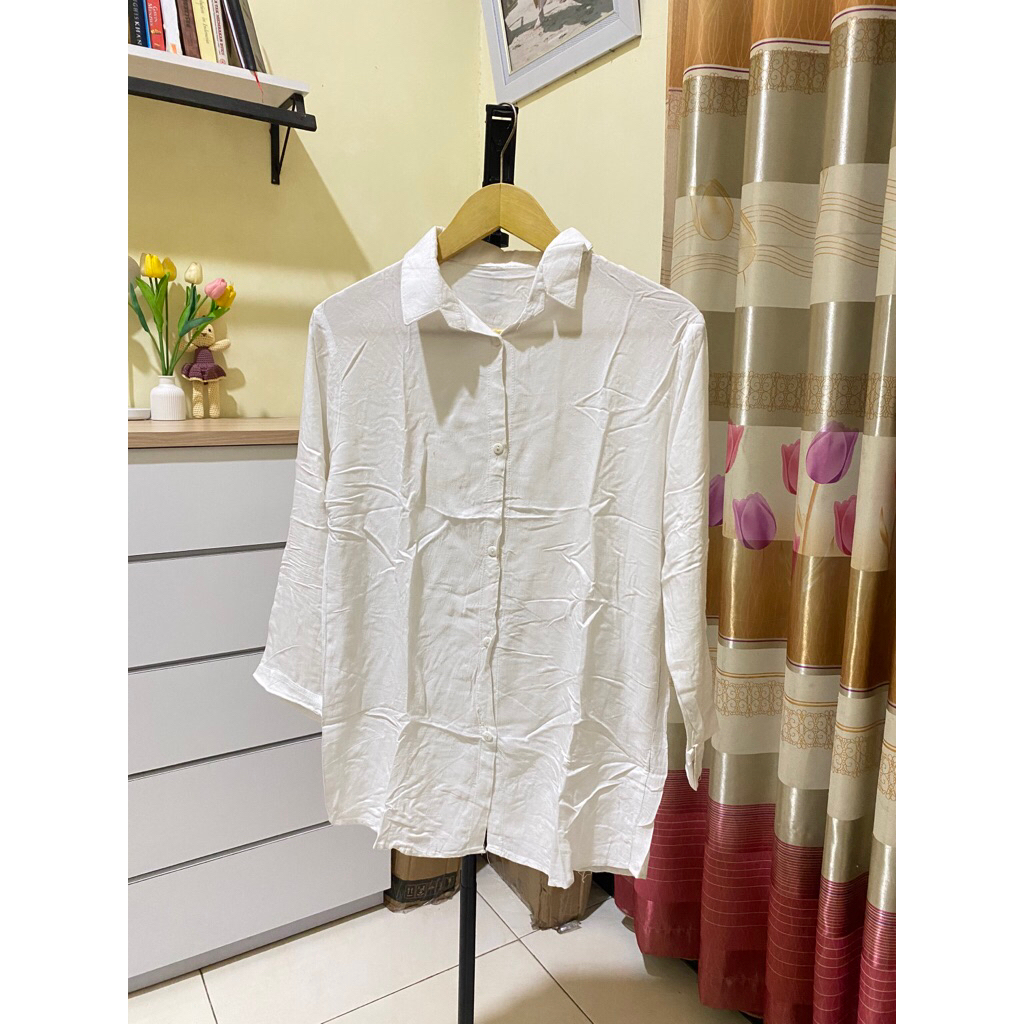 [PRELOVED] Kemeja putih | Blouse wanita | Atasan wanita ld 110 cm Pj 65cm - preloved skincare, make 