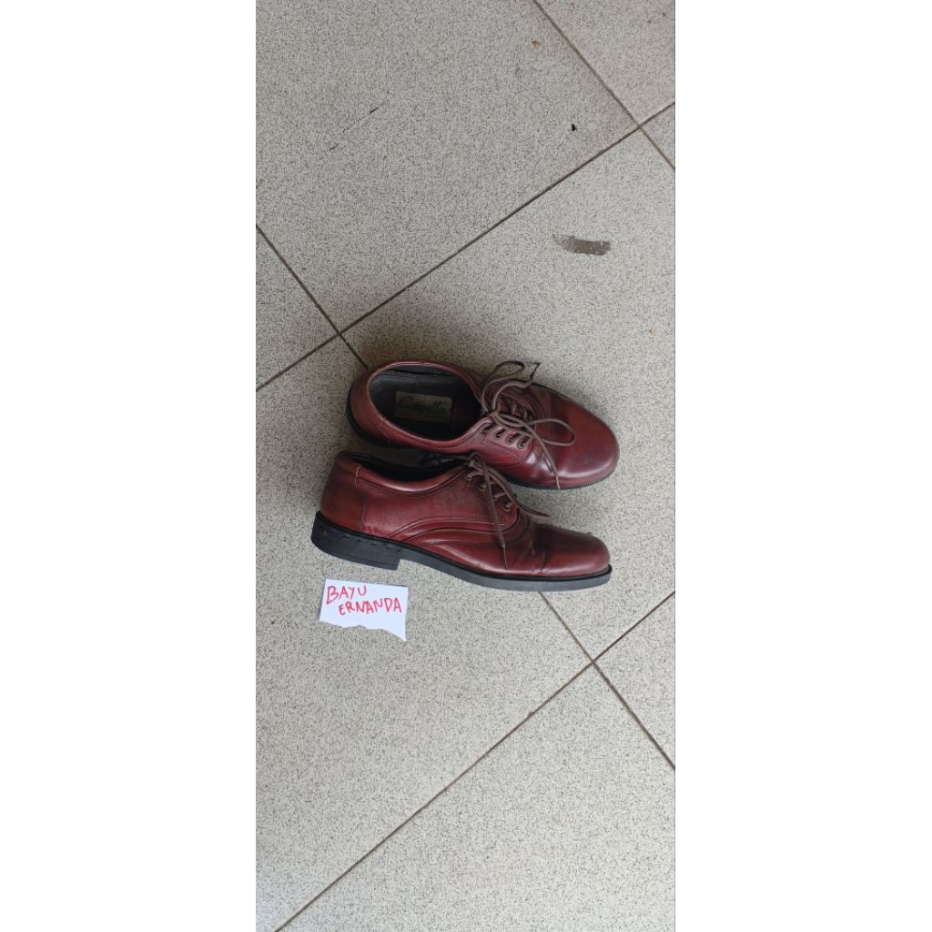 Sepatu pantofel Capella bekas / sepatu pantofel bekas