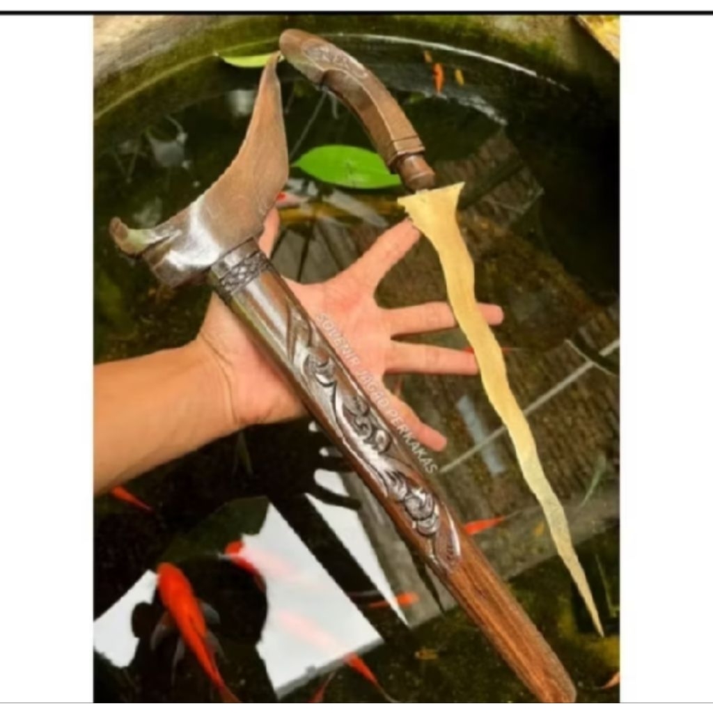 KERIS KUNINGAN Nusantara Kaligrafi Pusaka