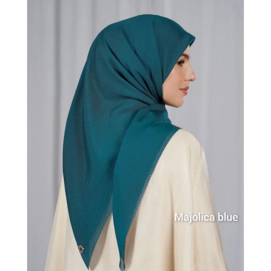Zytadelia Day to Day Scarf - Polos Hitam, Material Voile, Desain Laser Cut