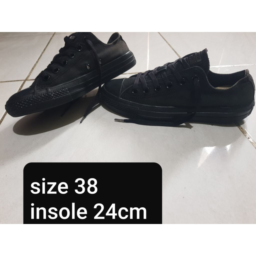 SepatuConverseFullBlackLow