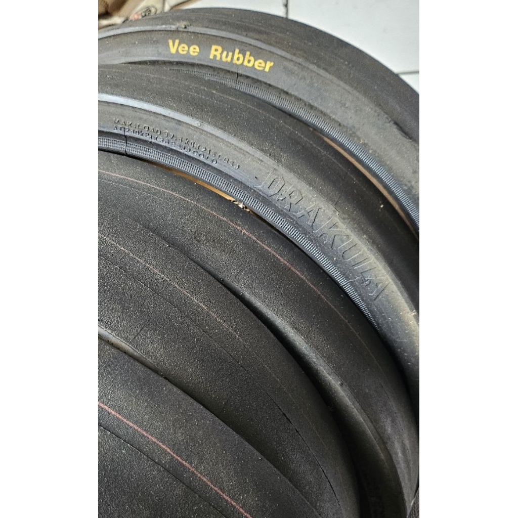 Ban Vee Rubber Drakula ukuran 65/75 17 pembuatan 2012