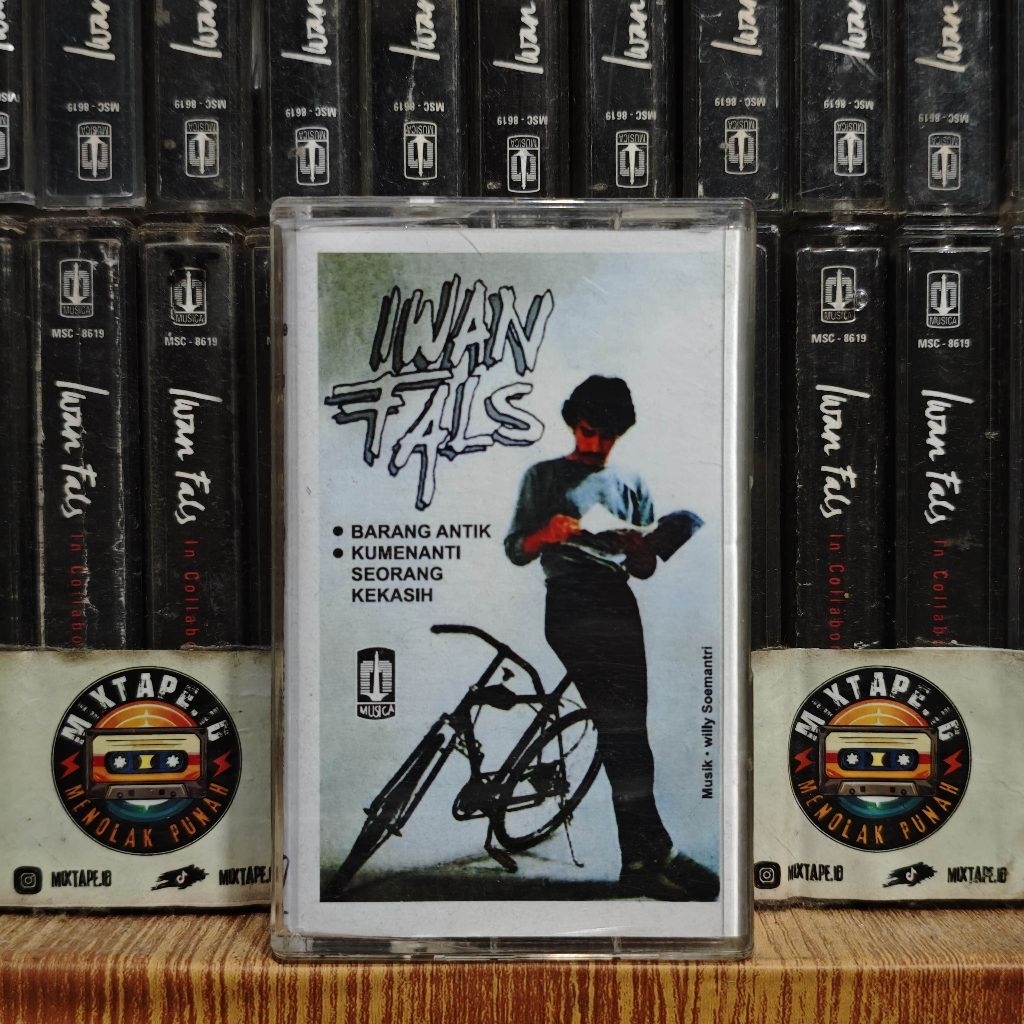 Kaset - Iwan Fals - Barang Antik - Radio Tape - Kaset Pita - Radio - Pemutar Kaset - Retro - Classic