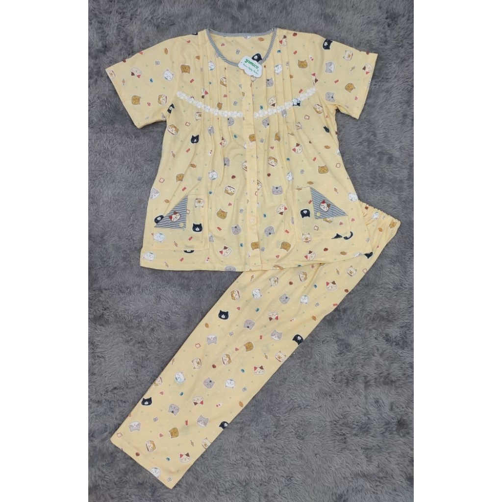 Setelan Yumico size XL tangan pendek Celana panjang kancing full dan kancing 2 bahan kaos