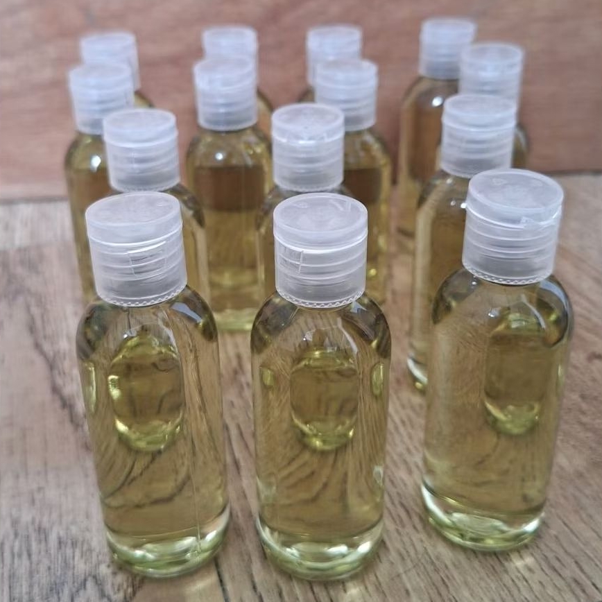 Minyak kayu putih Asli pulau Buru Ambon Maluku 60ml