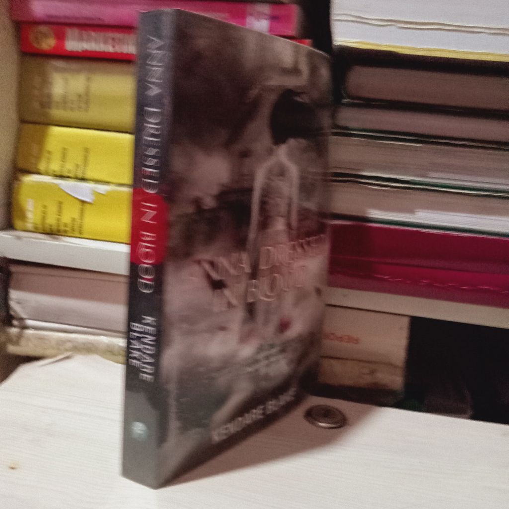 novel anna dressed in blood#Rak hitam