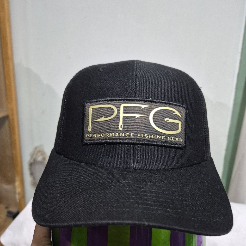 Topi Columbia PFG trucker