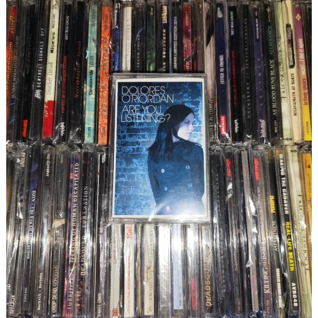 Kaset Dolores O'Riordan - Are You Listening