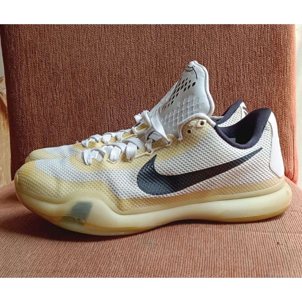 nike kobe 10 fundamental size 42,5