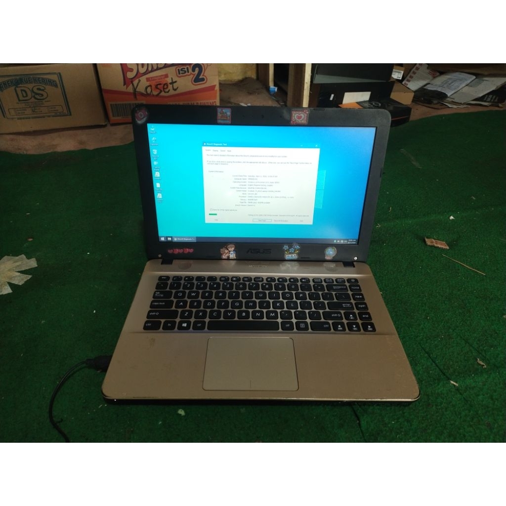 Laptop ASUS VivoBook 14 X441M atau X441MA Processor: Intel Celeron N4000