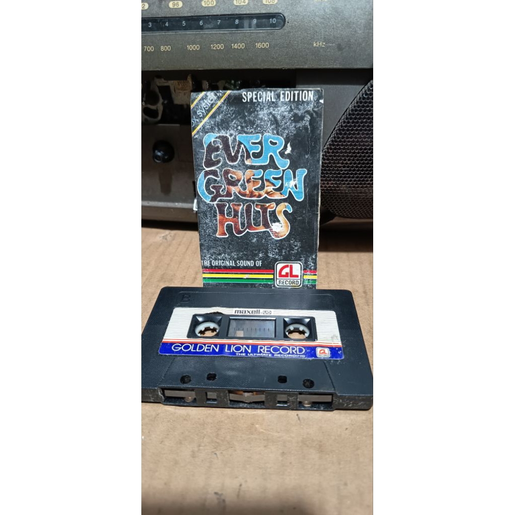 kaset pita evergreen hits