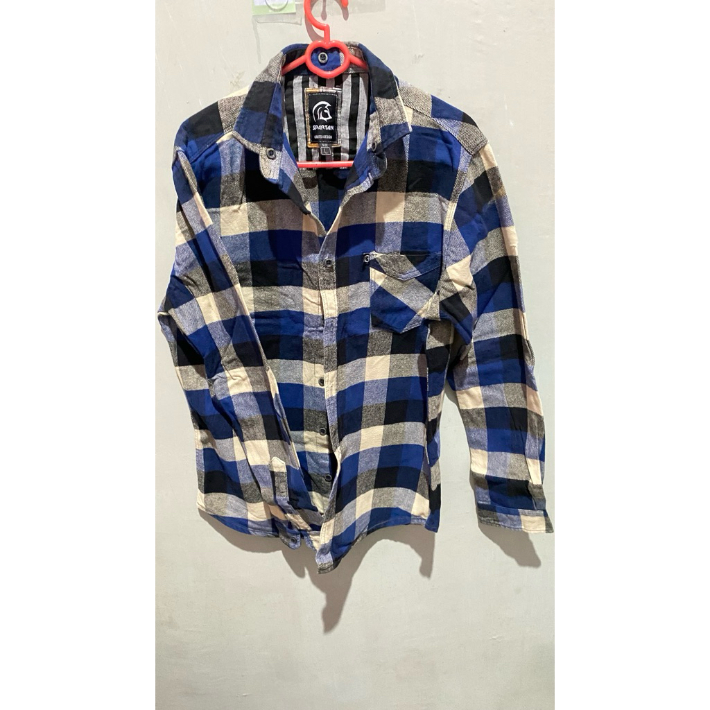 kemeja spartan kotak kotak preloved