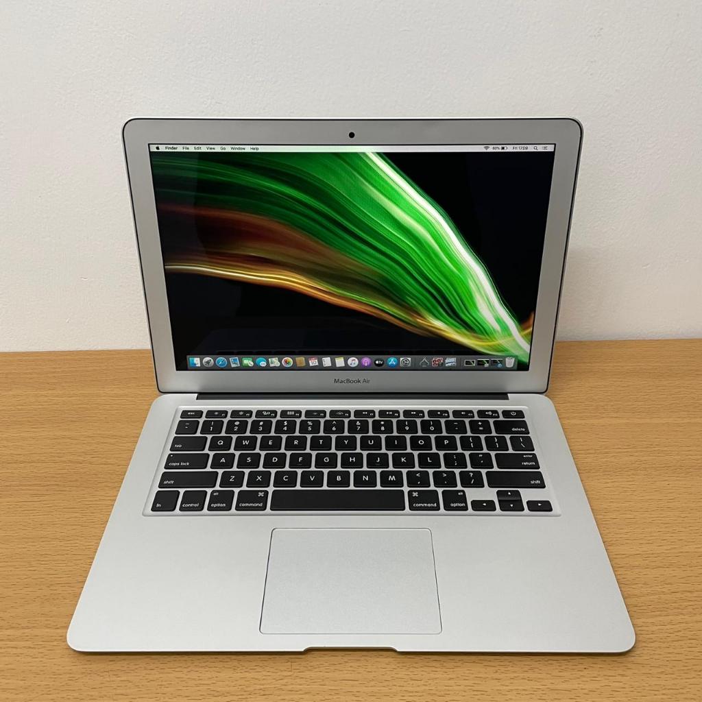 macbook air 2017 13inch Ram 8 SSD 256 GB intel core i7 second mulus