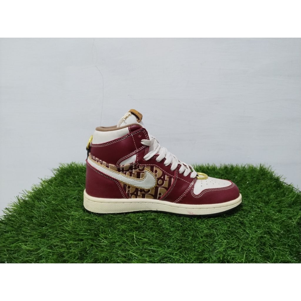 Air Jordan 1 x Dior Size 38