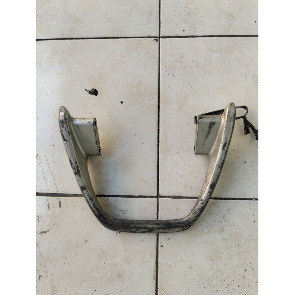 Behel Megapro lama/ Megapro hiu original. behel pegangan belakang Megapro hiu ori second