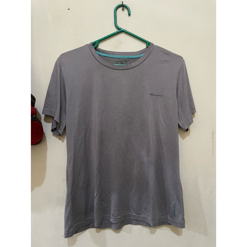 preloved kaos olahraga