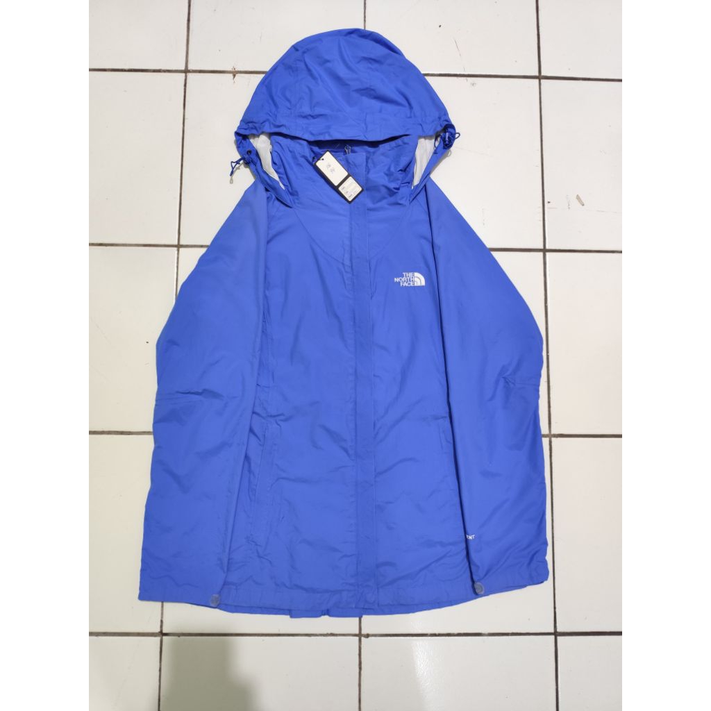 Jacket outdoor TNF hyvent 2,5L women // gorpcore // waterproof