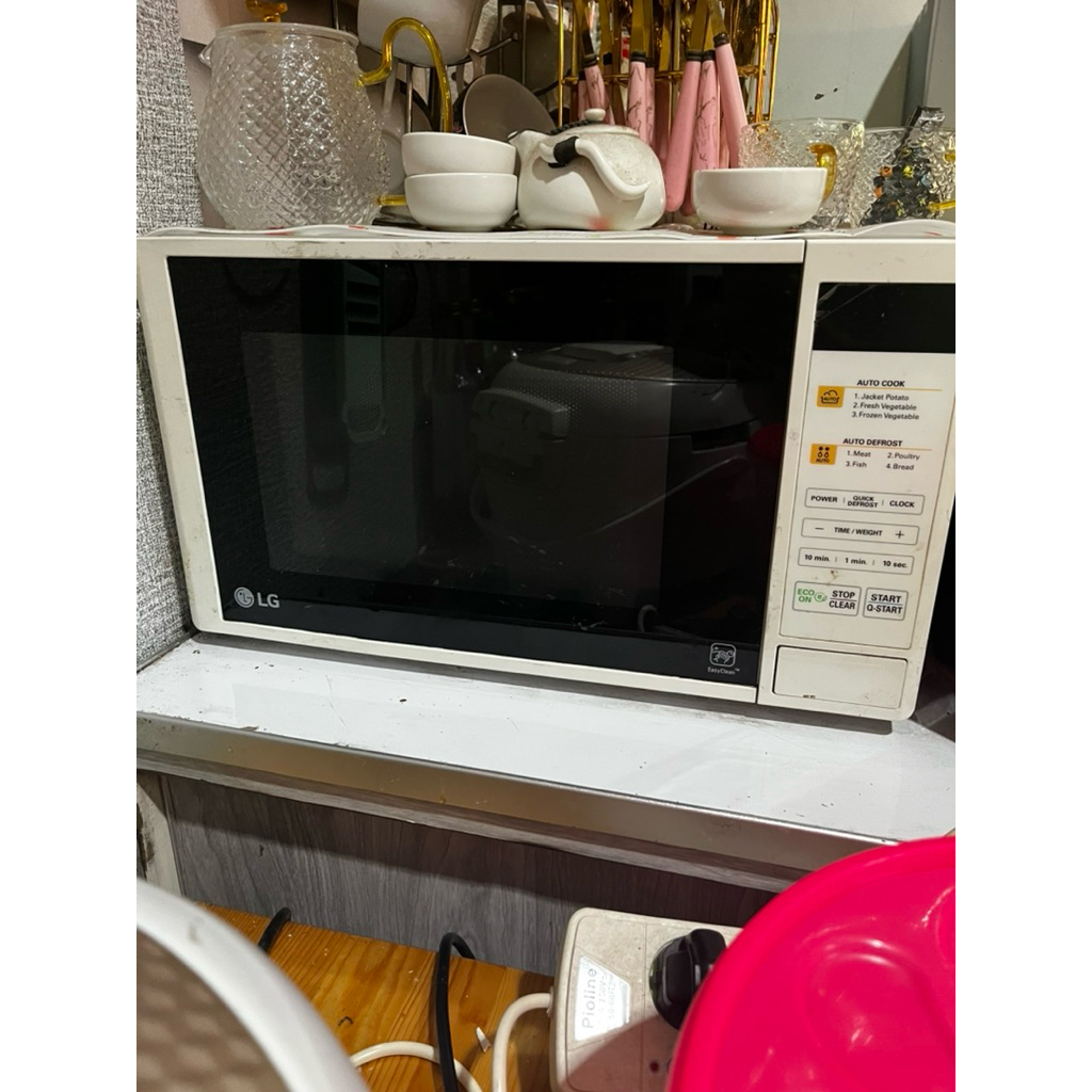 LG Microwave Standard - MS2042D white