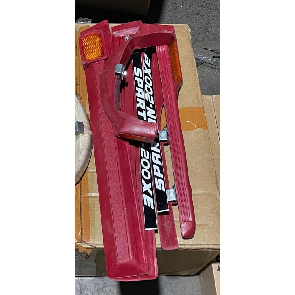 Trim triem set vespa spartan 200cc napoleon detail presisi warna merah
