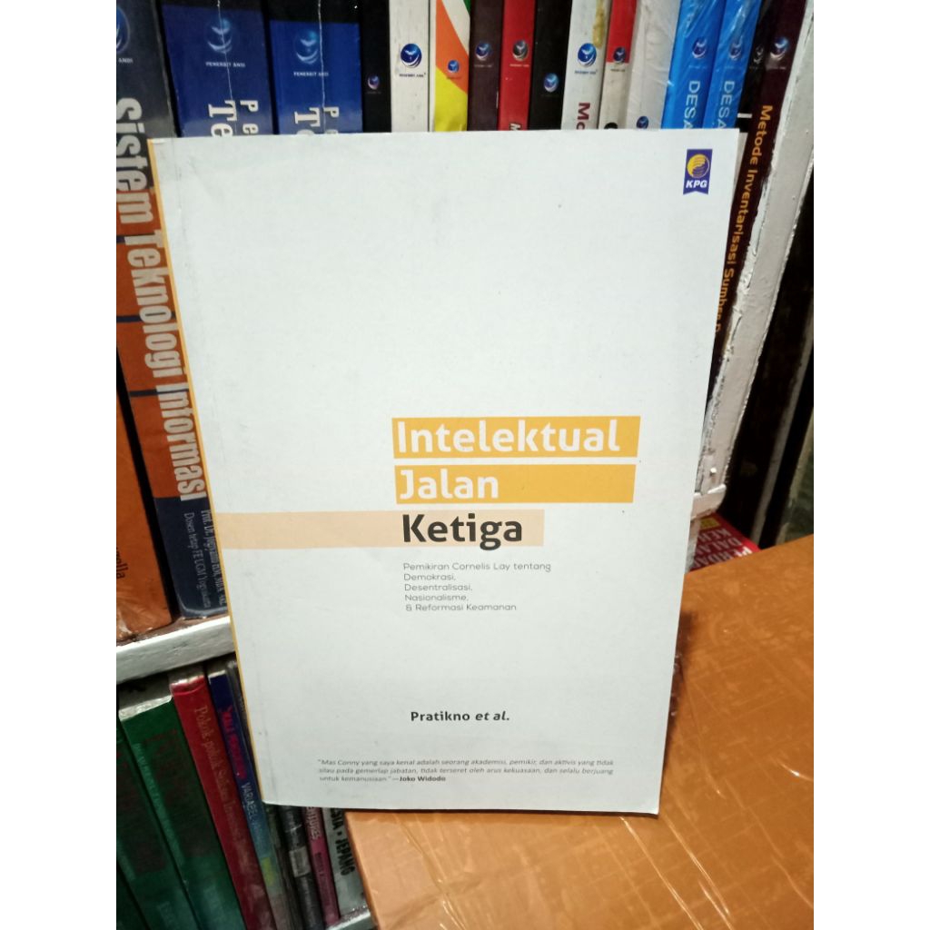 Buku bekas original - intelektual jalan ketiga pemikiran Cornelis lay tentang demokrasi desentralisa