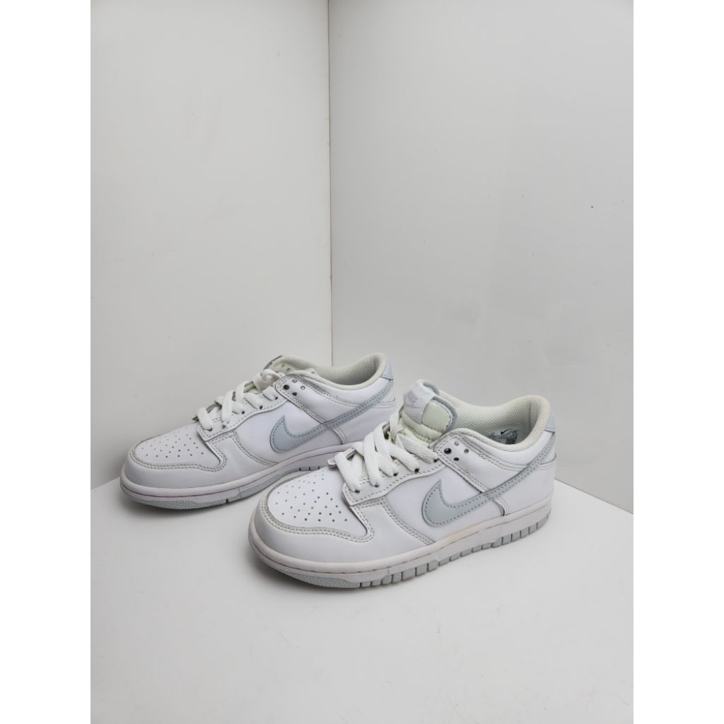 Sepatu Sneakers Wanita Nike Dunk Low White/Pure Platinum