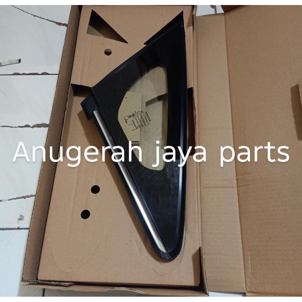 Kaca Segitiga Samping Innova Venturer Original