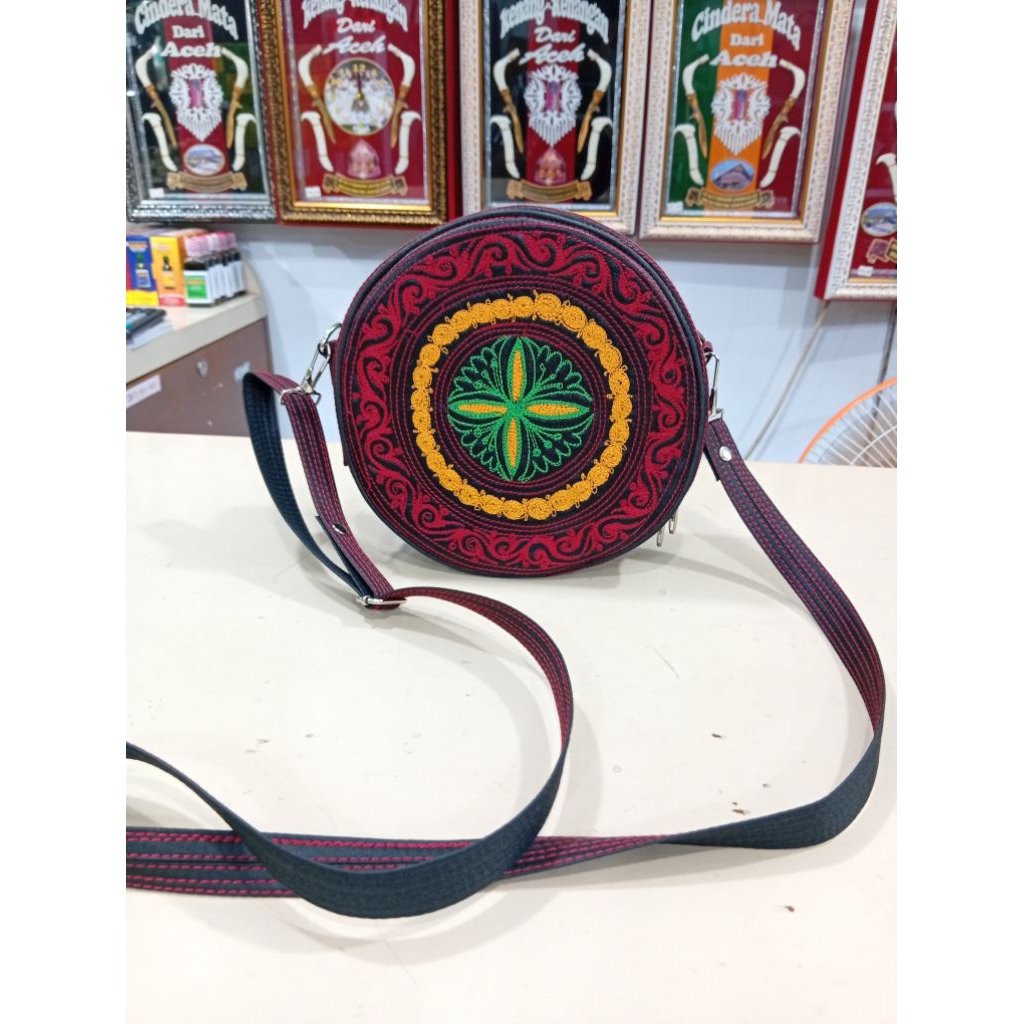 tas selempang bulat khas Aceh
