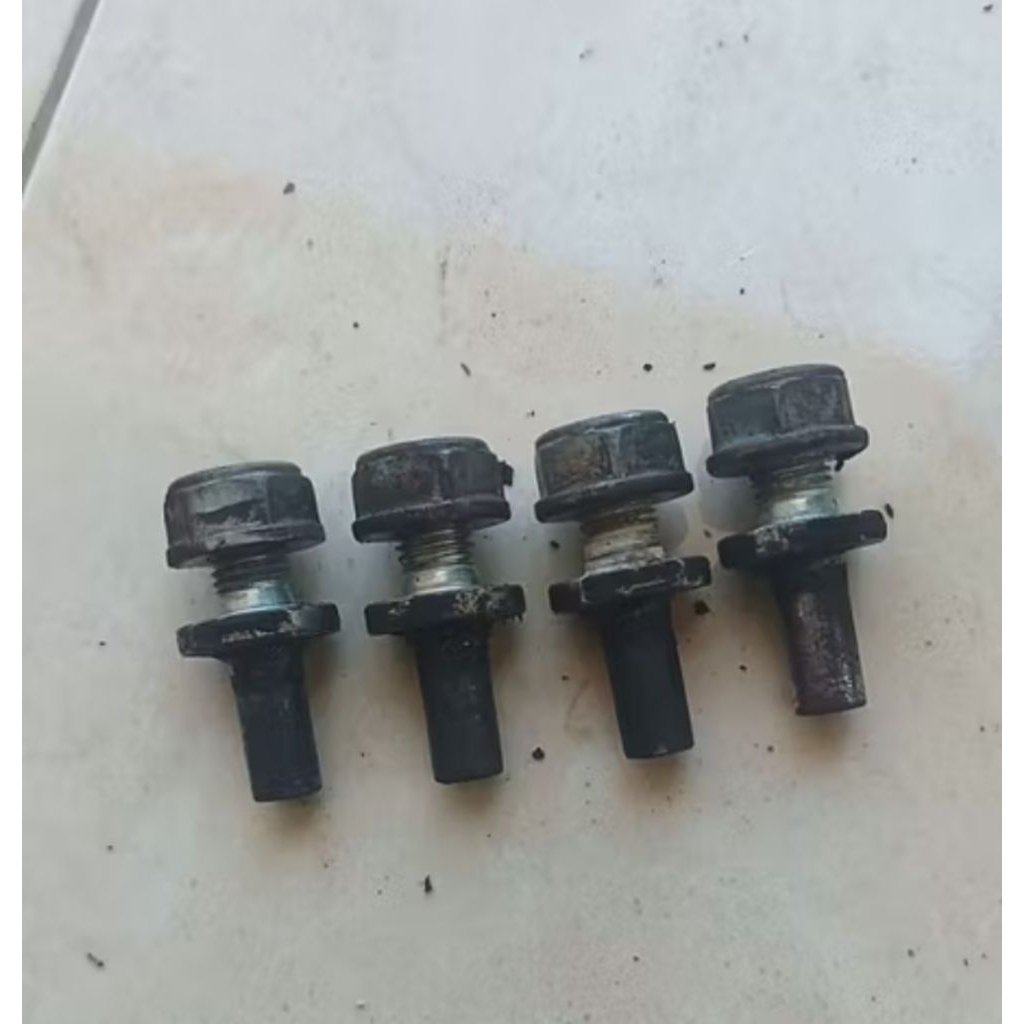 mur baut gear gir belakang honda tiger megapro original