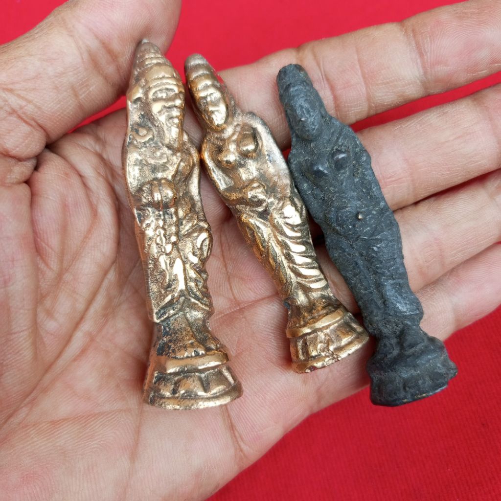 Koleksi Patung Temuan Golek Kencono Wungu Kuning
