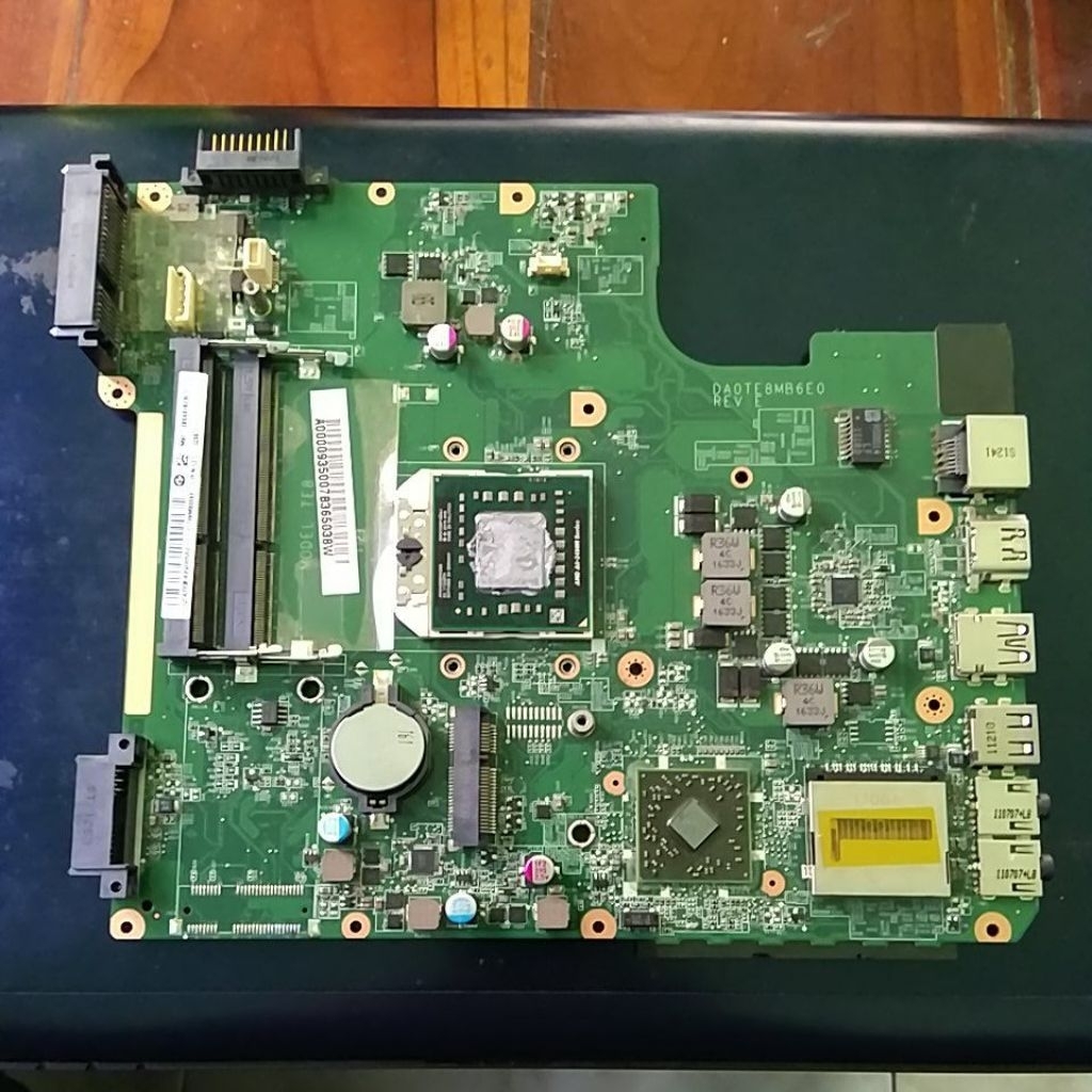 mobo laptop Toshiba L745 minus mati perawan