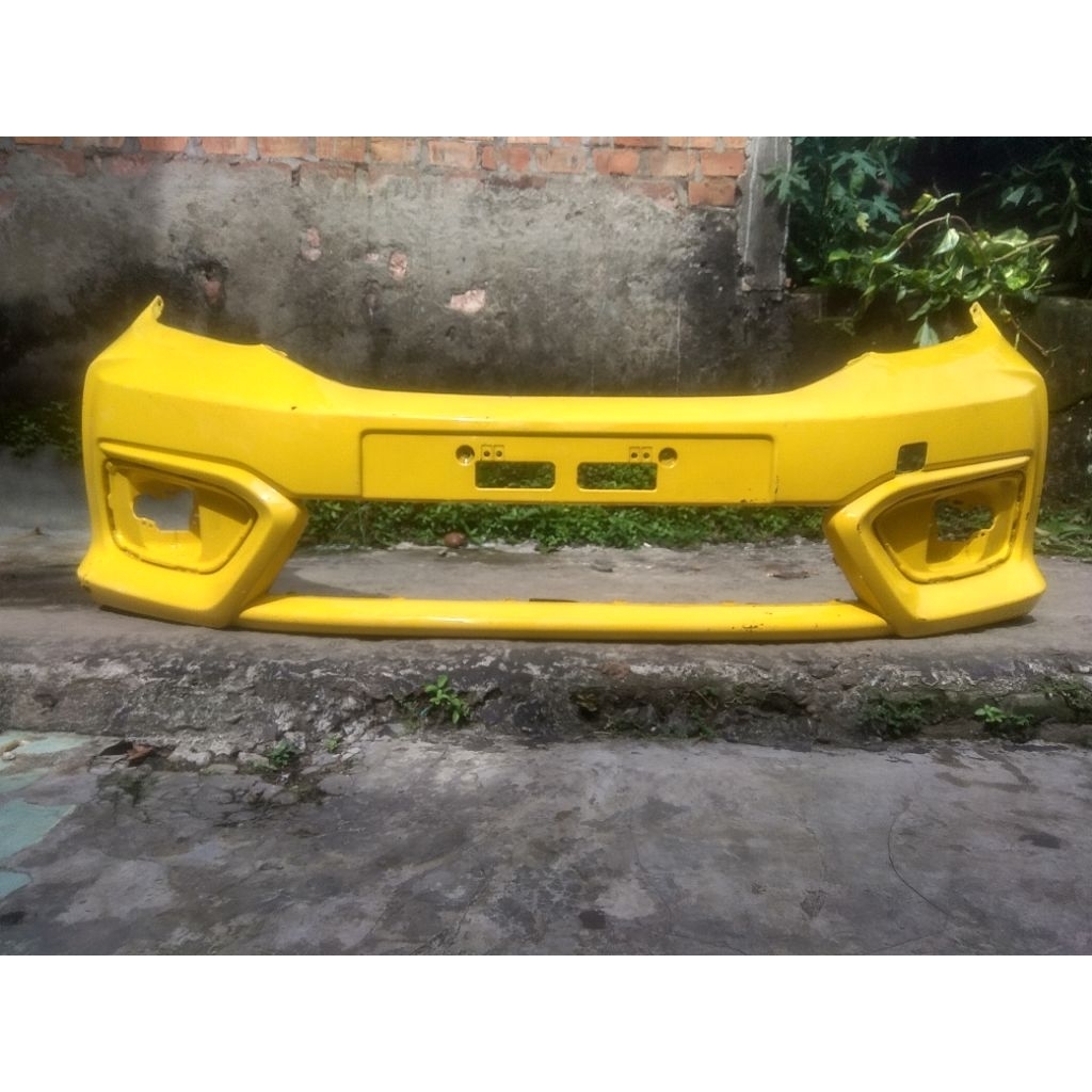 bemper Brio depan