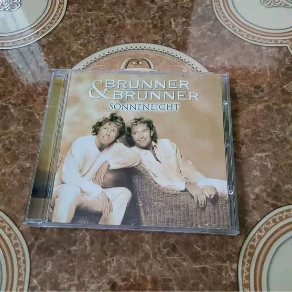 Brunner & Brunner - Sonnenlicht (CD, Album) (BMG, Ariola - 74321 68733 2)
