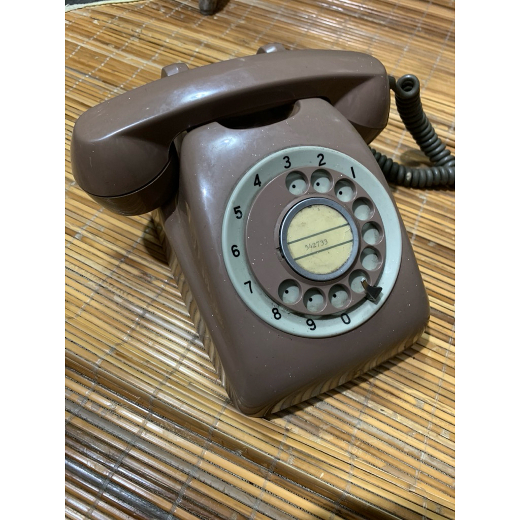 telepon jadul putar vintage clasik