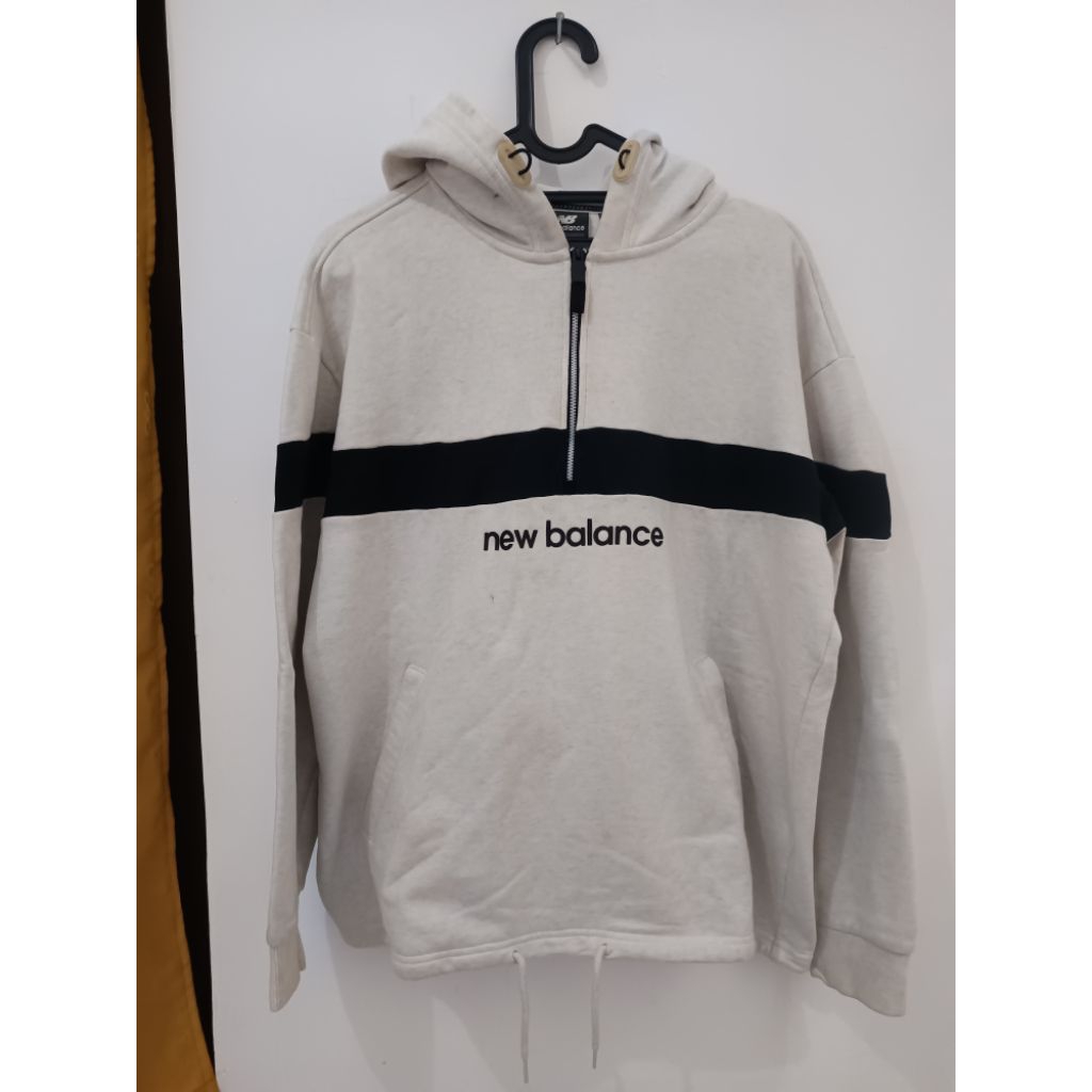 hoodie half zip new balance size L