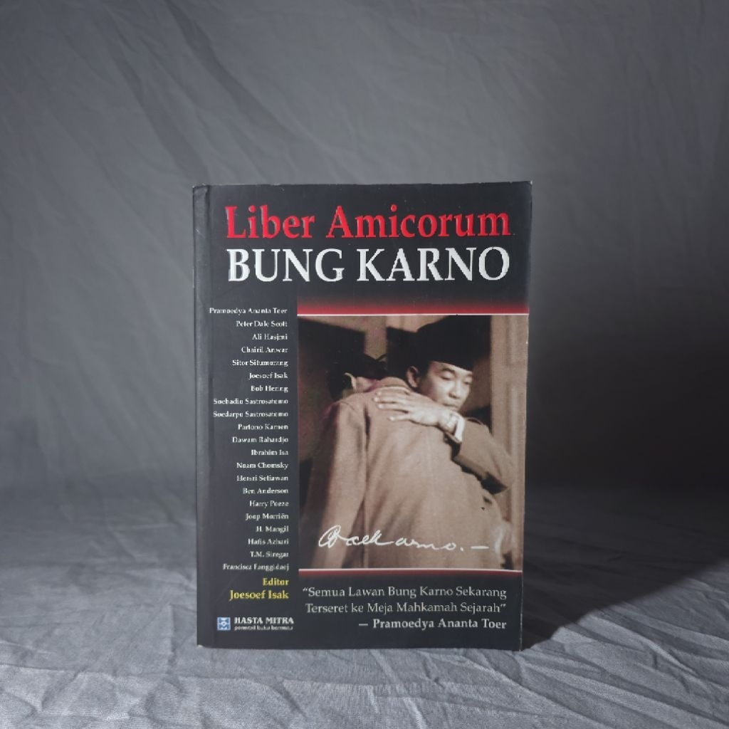 [Preloved] Buku Original Liber Amicorum Bung Karno oleh Hasta Mitra