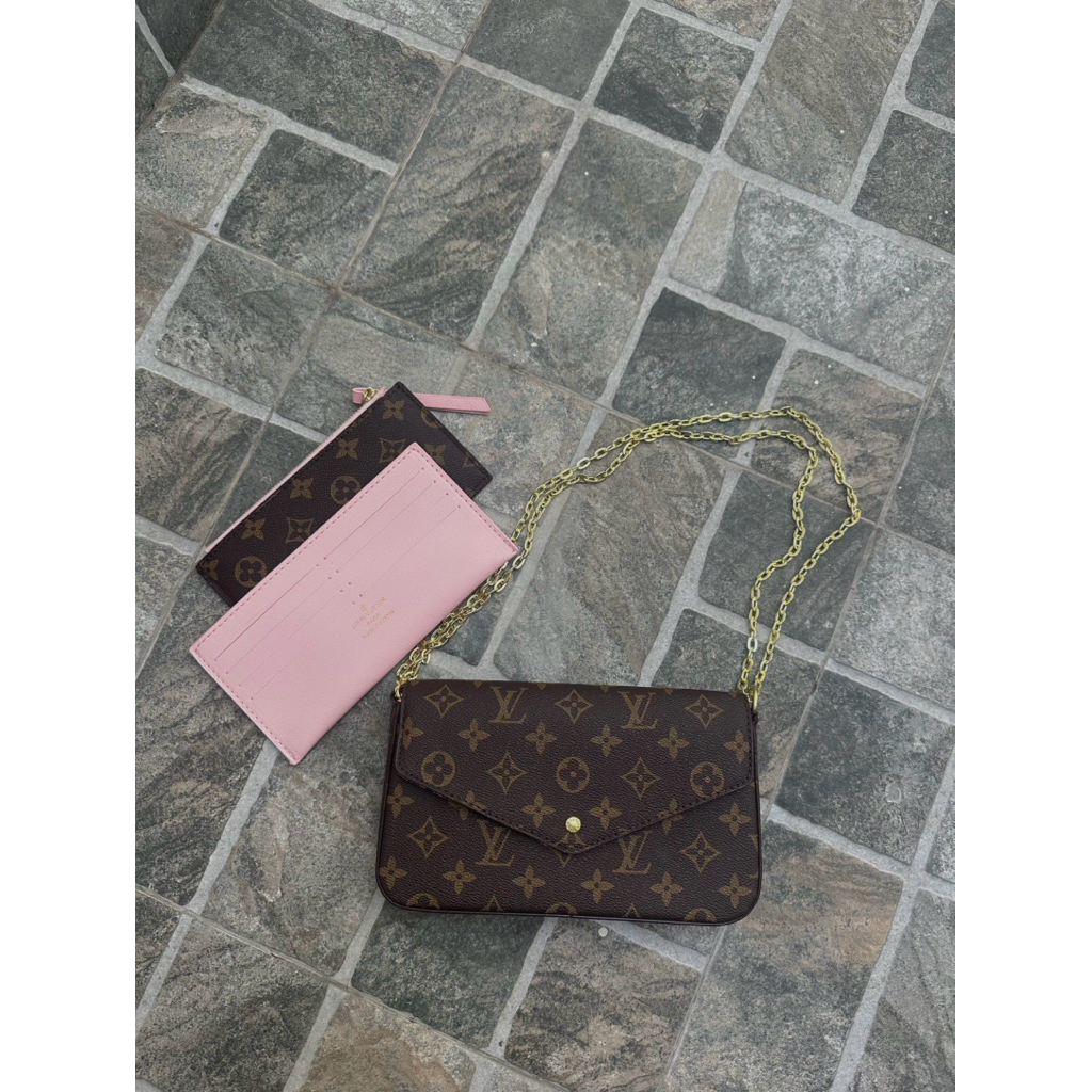 LV Pochette