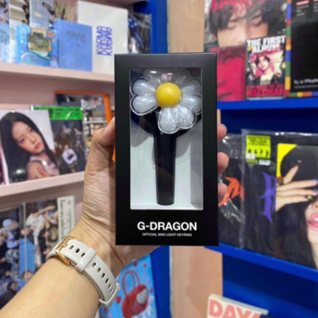 [ OFFICIAL ] G-DRAGON LIGHTSTICK KEYRING