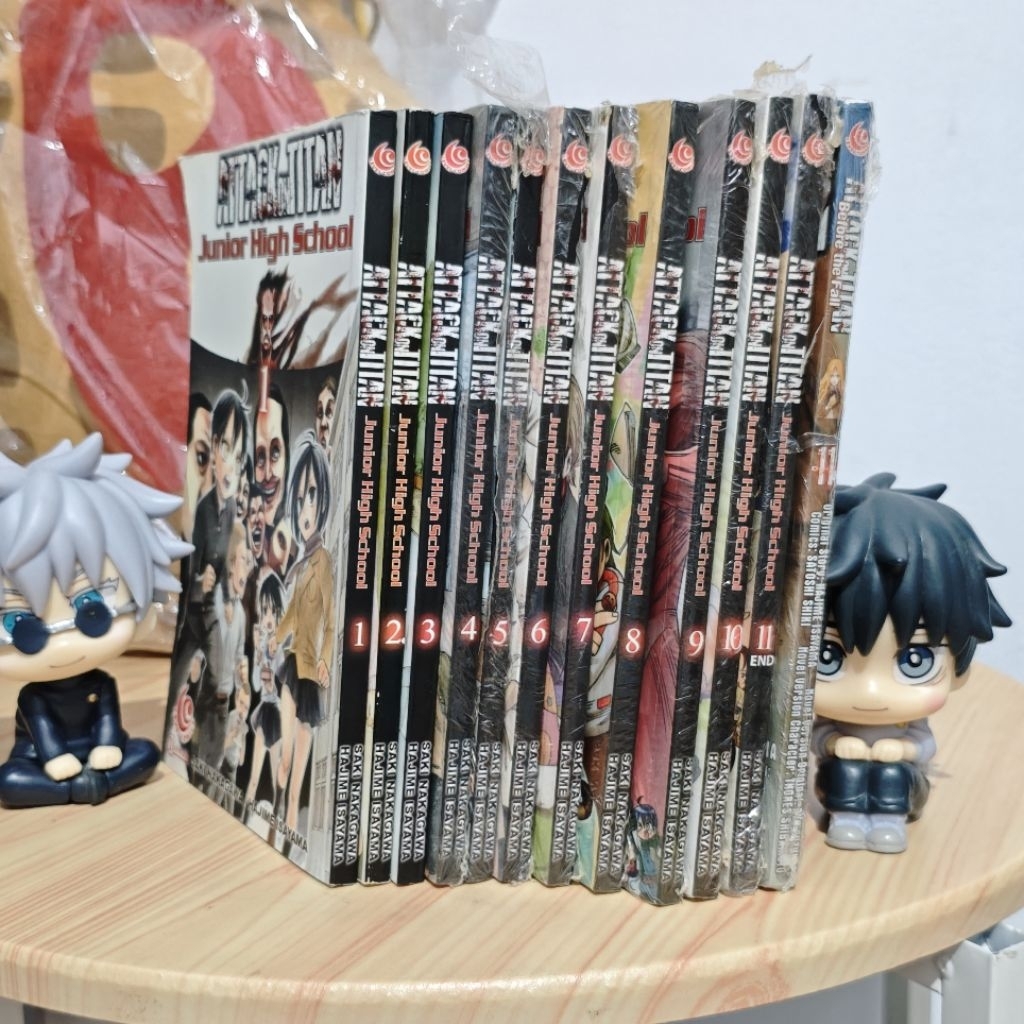 Komik Attack on Titan Junior High School (Hajime Isayama) fullset vol 1-11 + Bonus Aot Before the fa