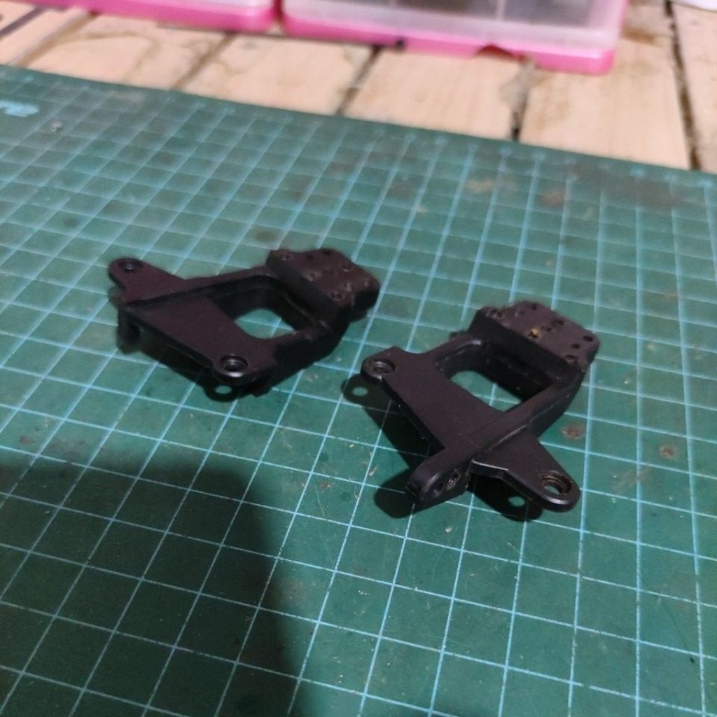 Shock tower rc 1/10 injora scx trx4 hb r1001