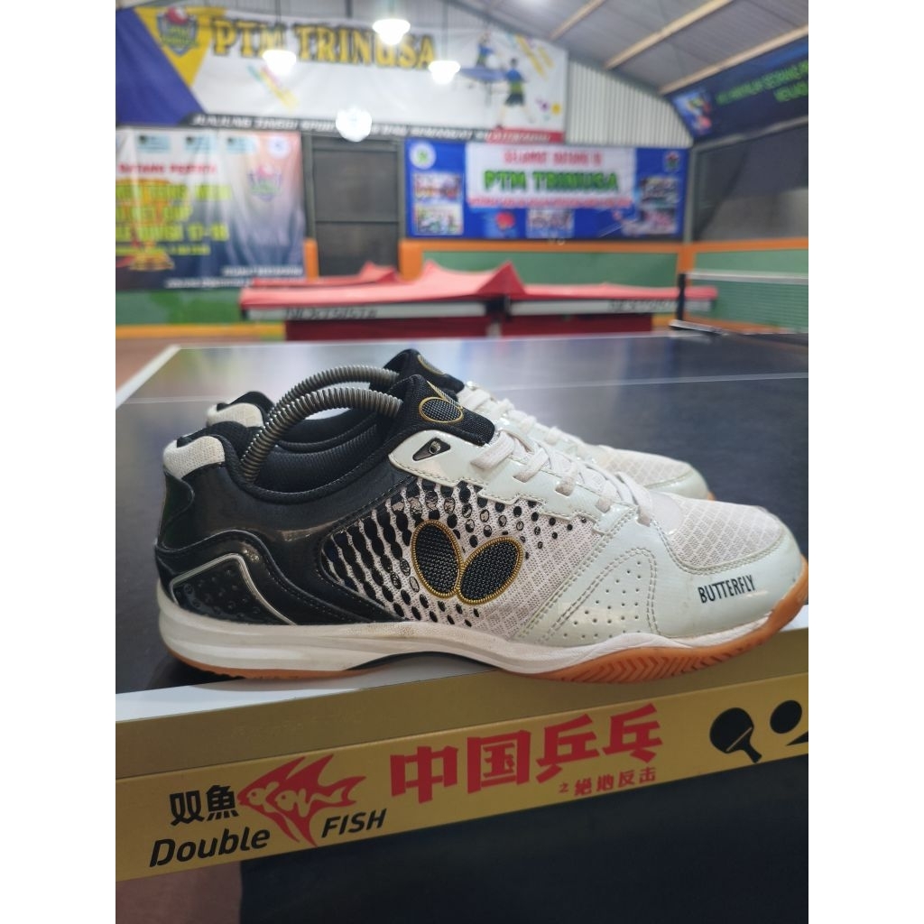 sepatu tenis meja / pingpong second