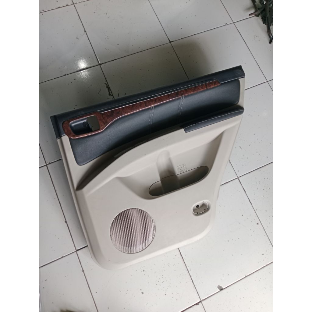 doortrim pintu belakang kanan Pajero Sport 2009 2011 bekas original