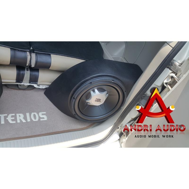 Box sudut subwoofer Terrios / Rush