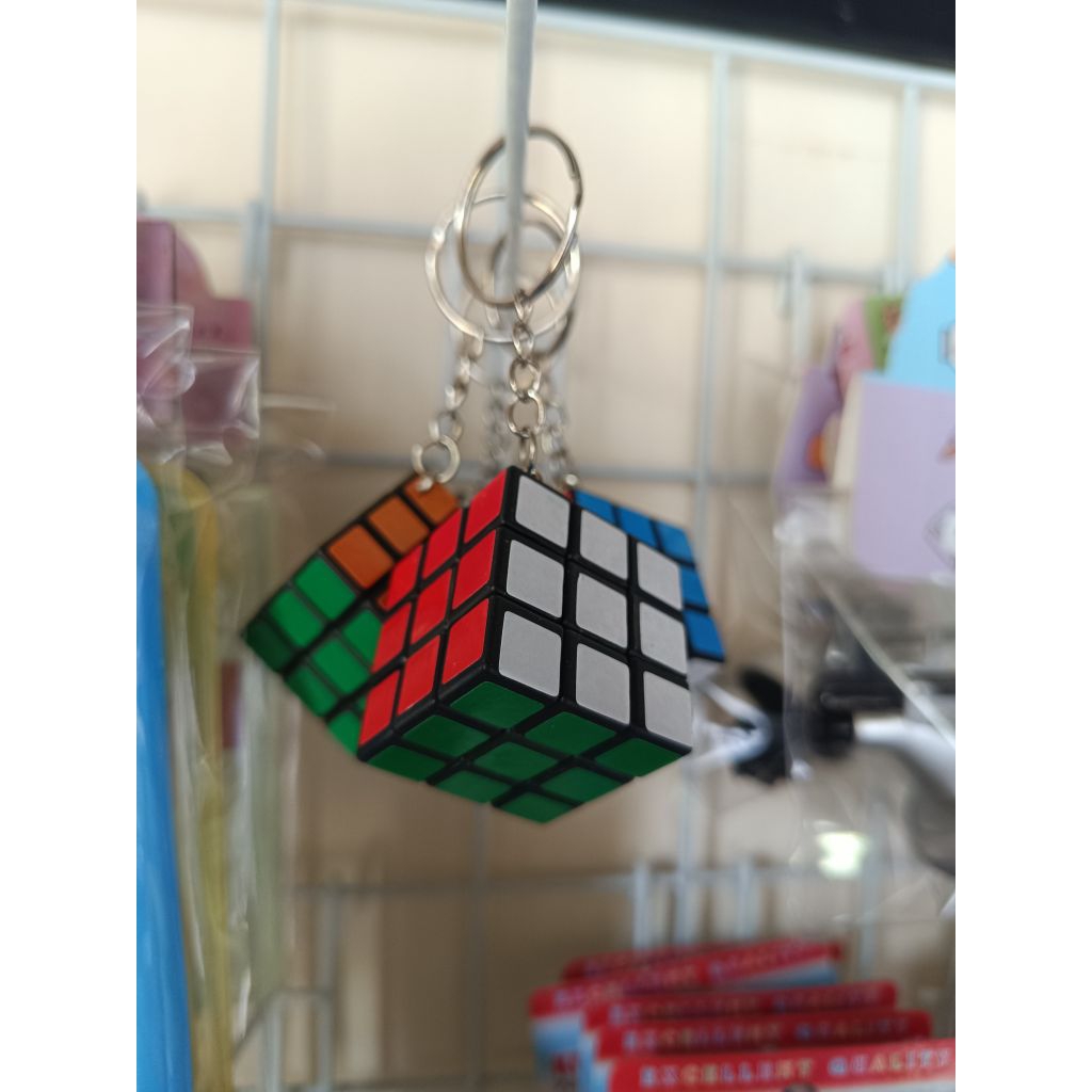 Gantungan Kunci Rubik Mini 3x3 - Desain Unik, Warna Cerah, 12 Pcs