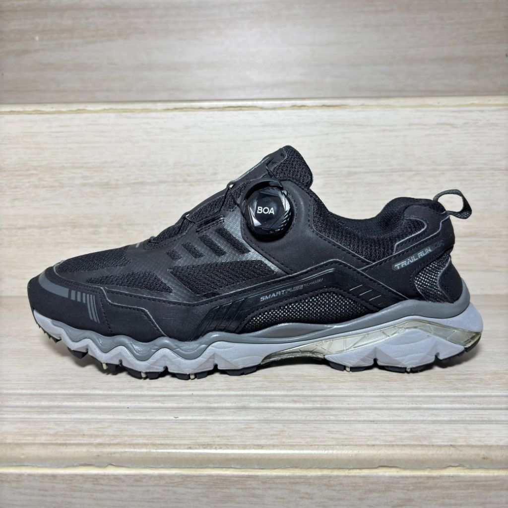 SEPATU OUTDOOR TREKKING HIKING & RUNNING CAF BOA SYSTEM / TALI PUTAR SECOND ORIGINAL  [ MURAH ]