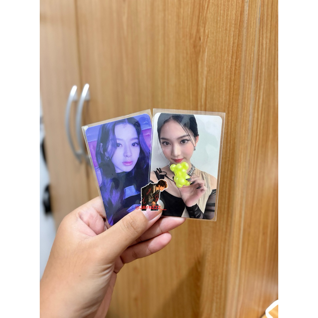 PHOTOCARD STAYC ISA & SEEUN