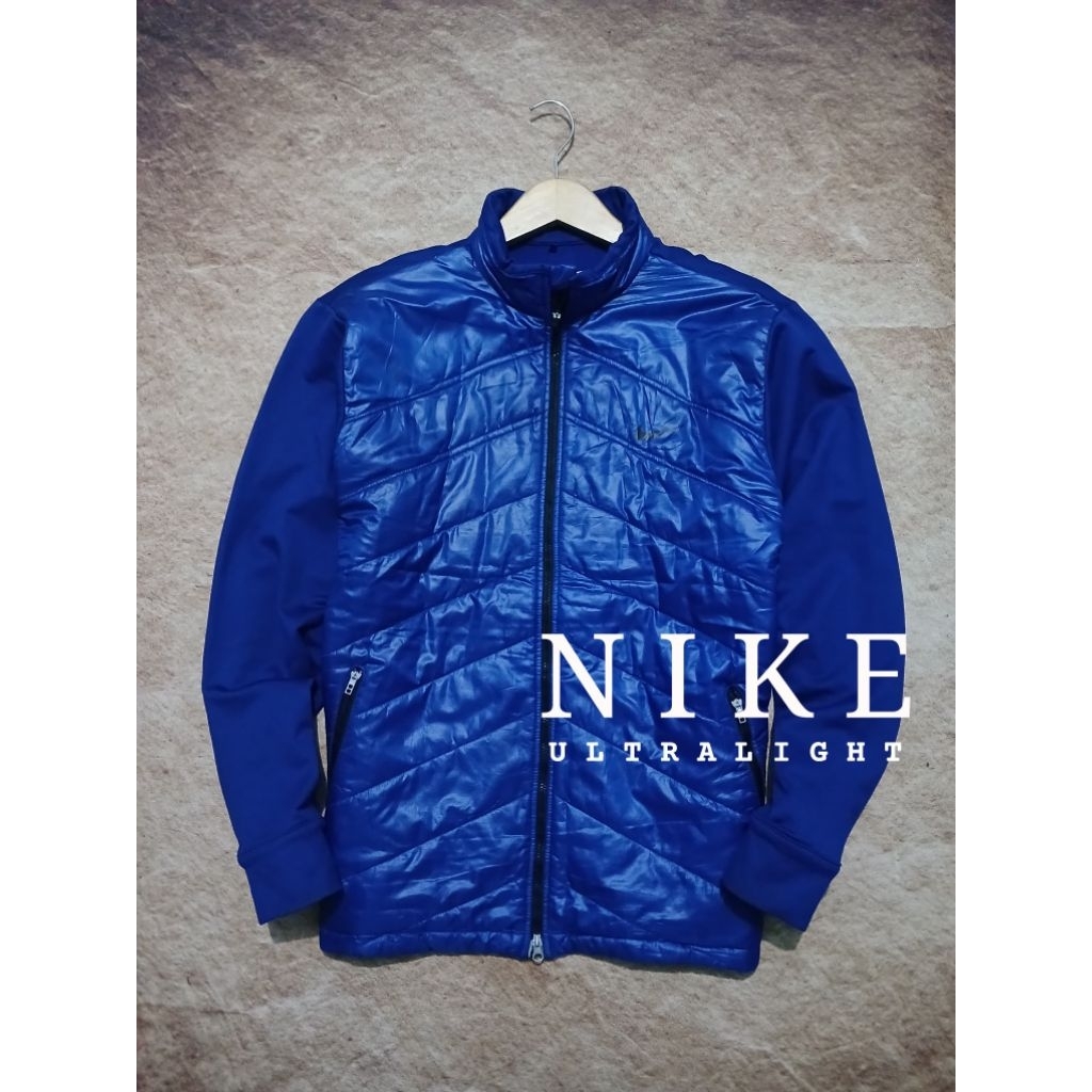 Jaket ultralight NIKE keren empuk lembut bekas pakai