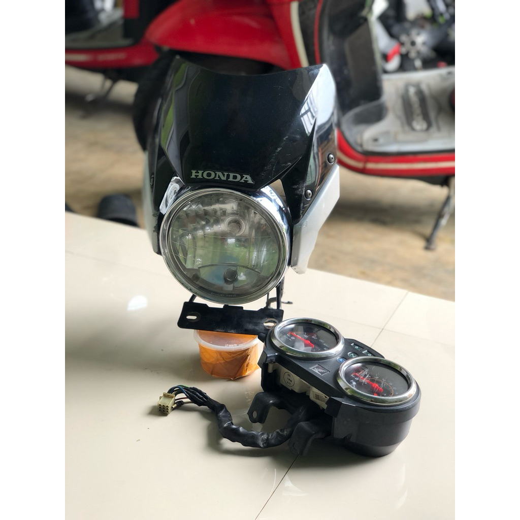 LAMPU DEPAN TIREV TIGER REVO BARONG COPOTAN 2012 2013