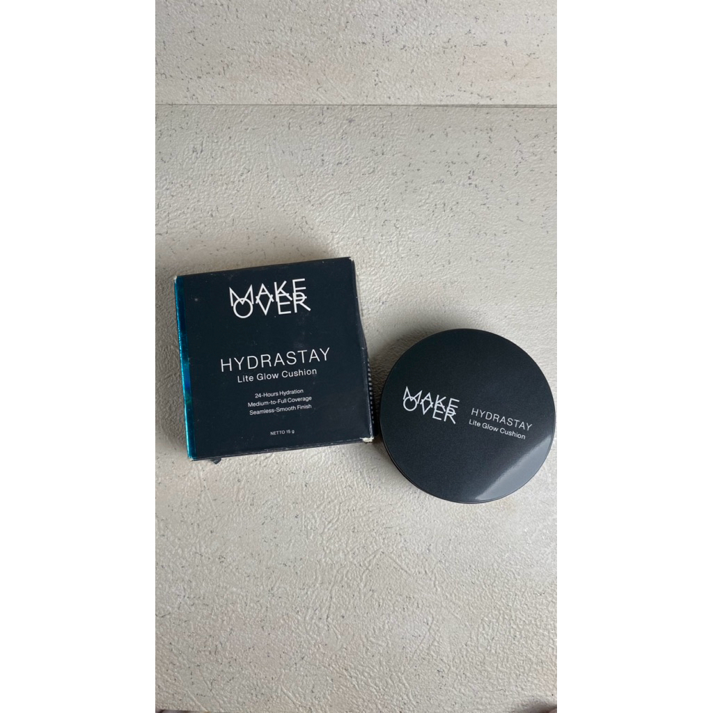 PRELOVED MAKEOVER HYDRASTAY LITE GLOW CUSHION W22 WARM IVORY